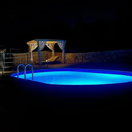 Busbnb Paradise Κάμπινγκ Solarino