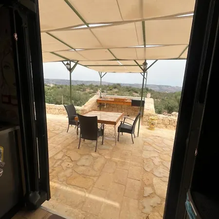 Busbnb Paradise