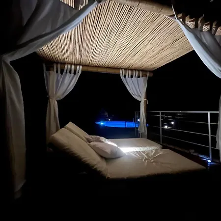 Busbnb Paradise Κάμπινγκ Solarino